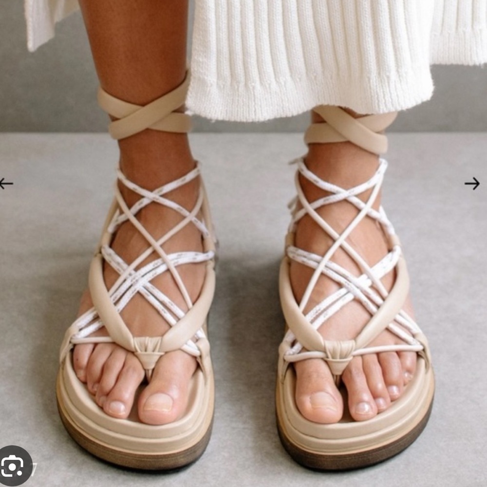 ALOHAS jungle stone laced up sandal